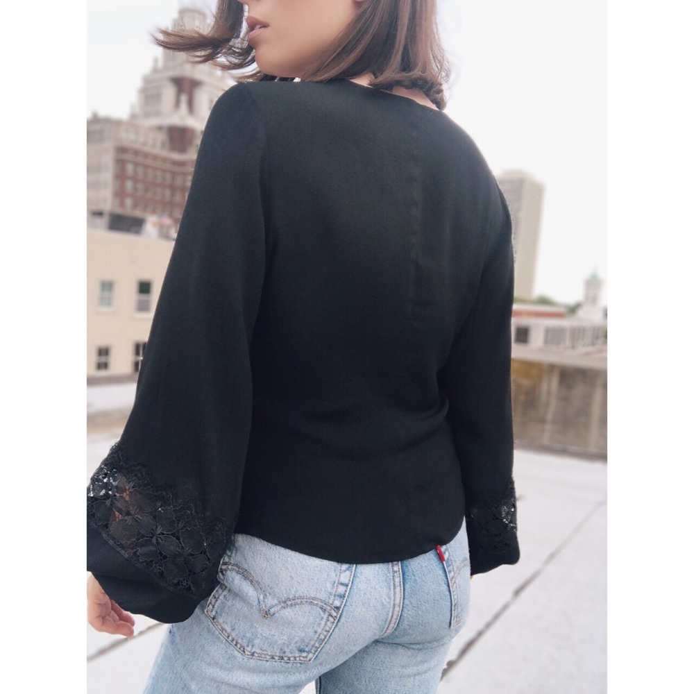 Last 1✨Shae Black Puff Sleeve Tie Front Kimono Top - Picture 6 of 8